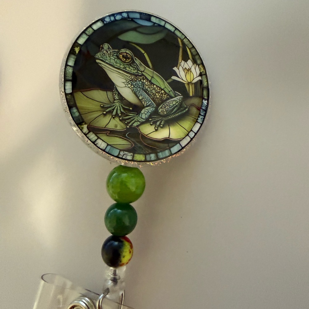 Frog Badge‎ Reel with Green Beads